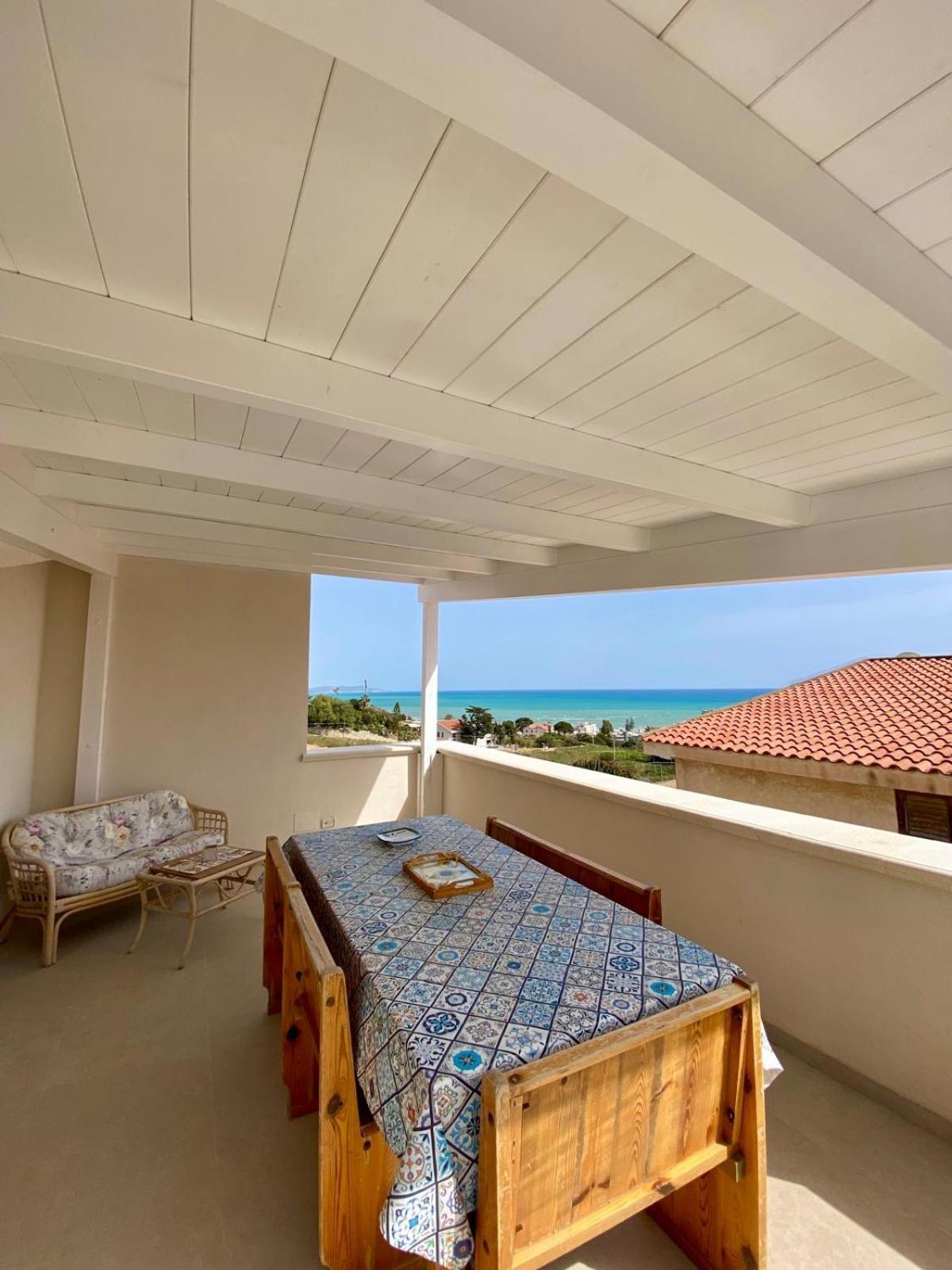 La Terrazza Di Nonna Maria Villa เรอัลมอนเต ภายนอก รูปภาพ